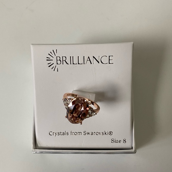 Brilliance Ring Crystals from Swarovski Pink Color Stone Rose Gold Band Size 8 - Picture 5 of 5